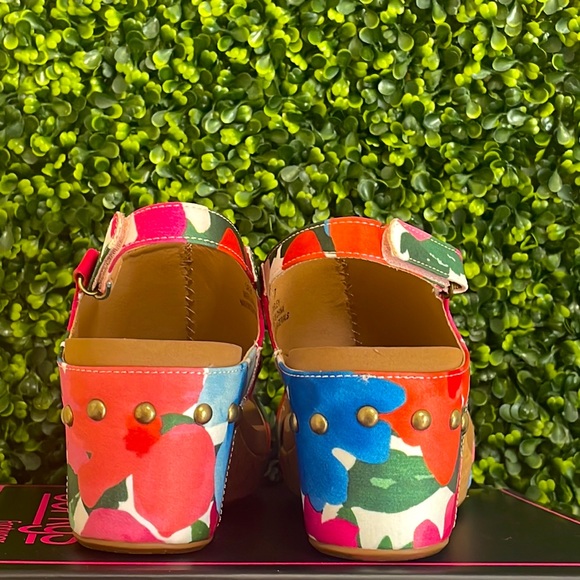 🎉❤️ LAST ONE!! HOST PICK! Multicolor Spring Summer Corkys Carley Flower Sandals - Picture 6 of 7